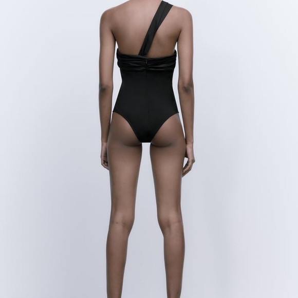 ASYMMETRICAL NECKLINE BODYSUIT - Picture 6 of 10